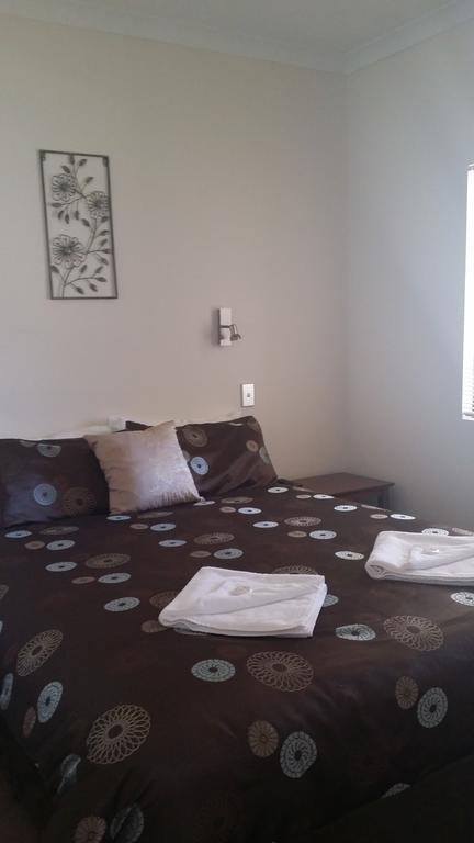 Lilacs Waterfront Villas & Cottages 올버니 외부 사진